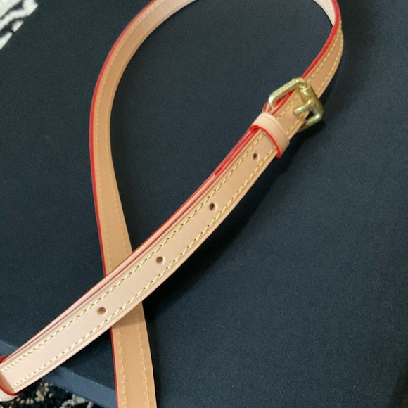 Louis Vuitton Cross body Vachetta leather strap - Picture 3 of 5
